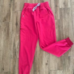 FIGS HIGHRISE HOT PINK SCRUB PANT